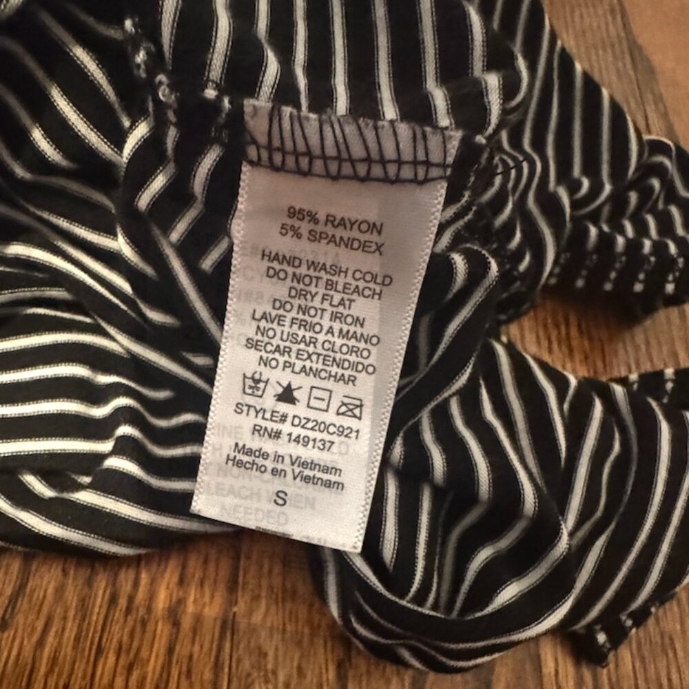 CJLA Short Sleeve Top - Picture 3 of 3